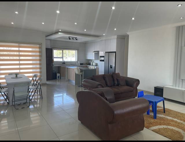3 BEDROOM FREESTANDING FOR SALE IN THE ORCHARDS